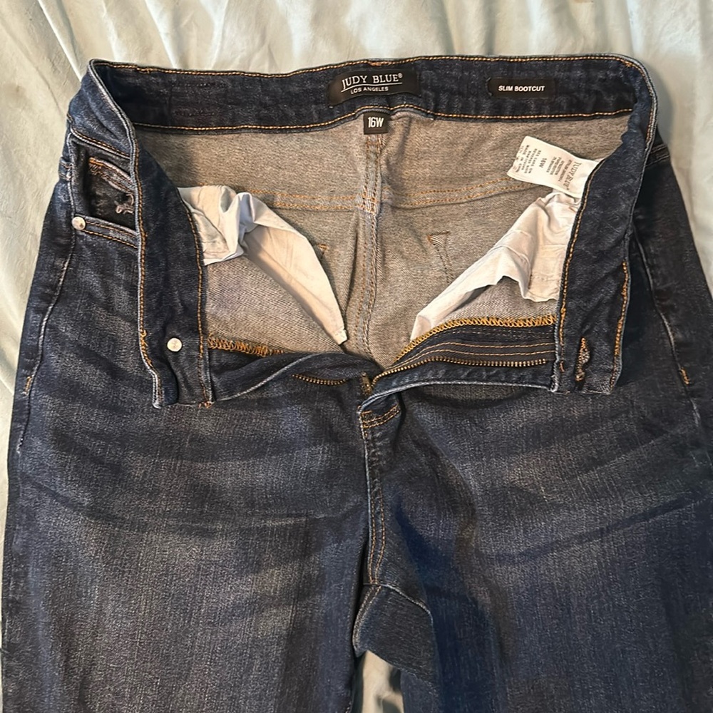 Judy Blue 16W Slim Bootcut Jean Cut dark Wash